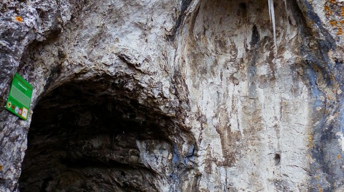 Partizánska jeskyně (Hrubá díra) Súľovské vrchy