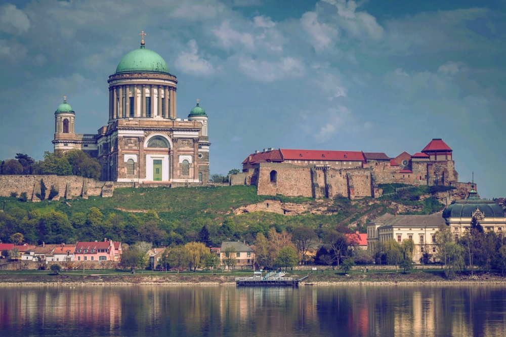 Ostrihomská bazilika v maďarskom mestečku Ostrihom