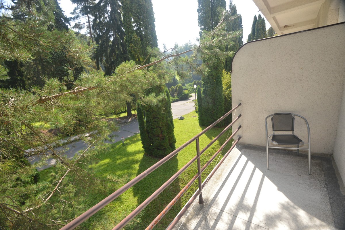 pohled z balkonu dvoulůžkového pokoje